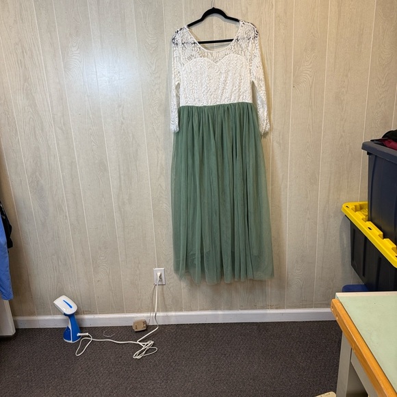 NWOT Evathan Elegant White and Green Lace Dress- XL - Picture 3 of 9